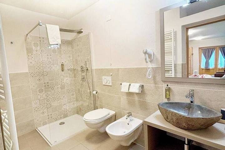 Gîte pour 2 personnes, avec balcon ainsi que jacuzzi et sauna à San Lorenzo in Banale - 4