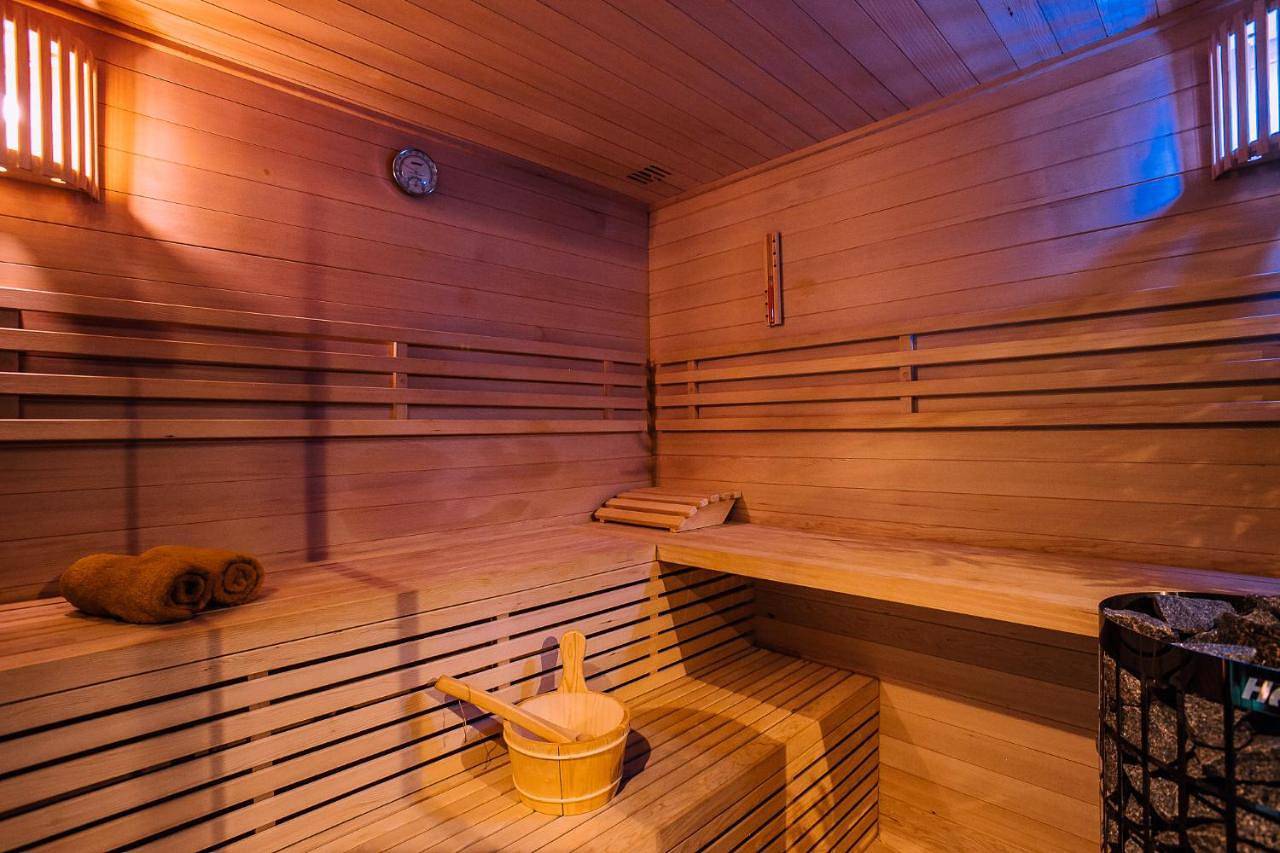 Superior King Room in Parkstad Limburg