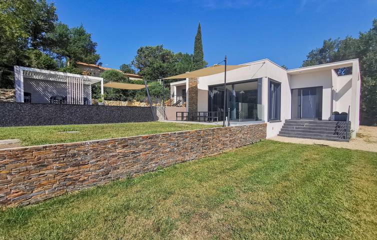 Location de vacances pour 6 personnes, avec jardin ainsi que piscine et terrasse à Callian - 2