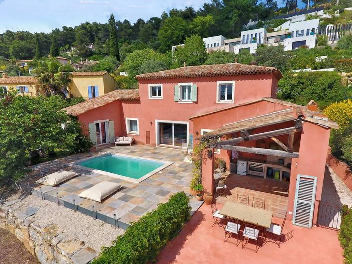 Gîte pour 6 personnes, avec piscine, animaux acceptés