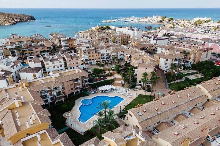 Gîte pour 7 personnes, avec piscine ainsi que jardin et terrasse dans Puerto de Mazarrón - 4