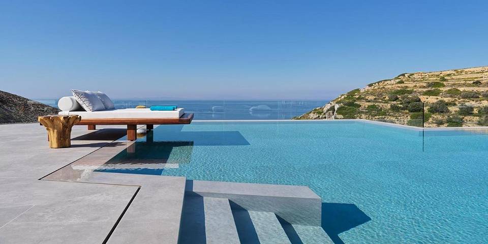 Hôtel pour 2 personnes, avec Balcon et Jacuzzi ainsi que Terrasse et Jardin dans Folégandros - 2