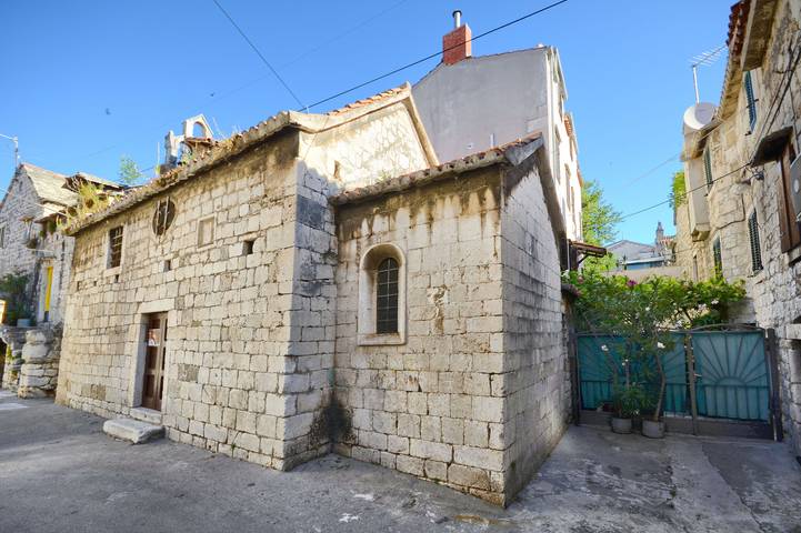 Gîte pour 2 personnes, avec Terrasse et Jardin à Split - 4