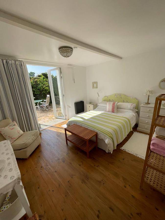 Gîte pour 2 personnes, avec vue et jardin à Corme-Écluse - 2