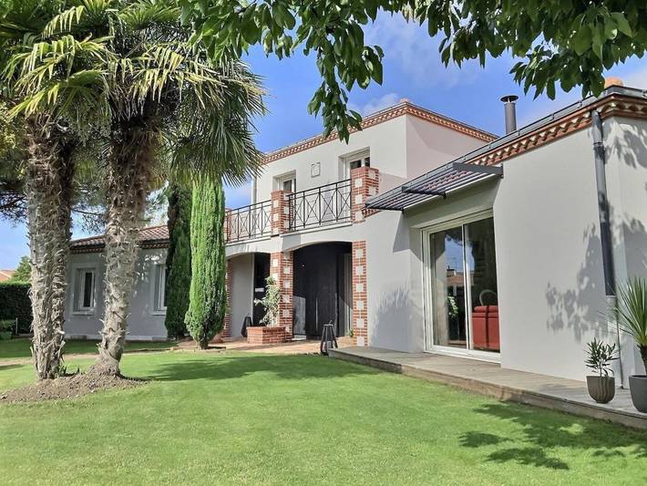 Location de vacances pour 8 personnes, avec jacuzzi ainsi que piscine et jardin à Vallet (Loire-Atlantique) - 2