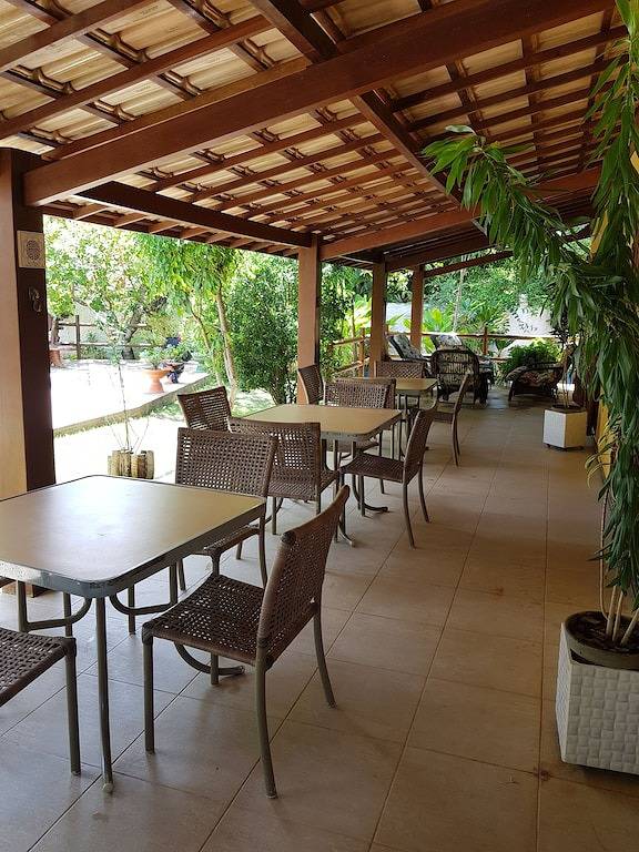 Sehr schönes Hotel mit einem Pool, ein Spielzimmer, usw. 10 min. der Strand. in Camaçari, Linha Verde