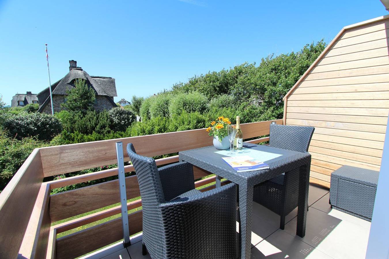Ganze Wohnung, In warmen Farbtönen gestaltetes Ferienappartement in herrlich ruhiger Lage in Wenningstedt, Sylt