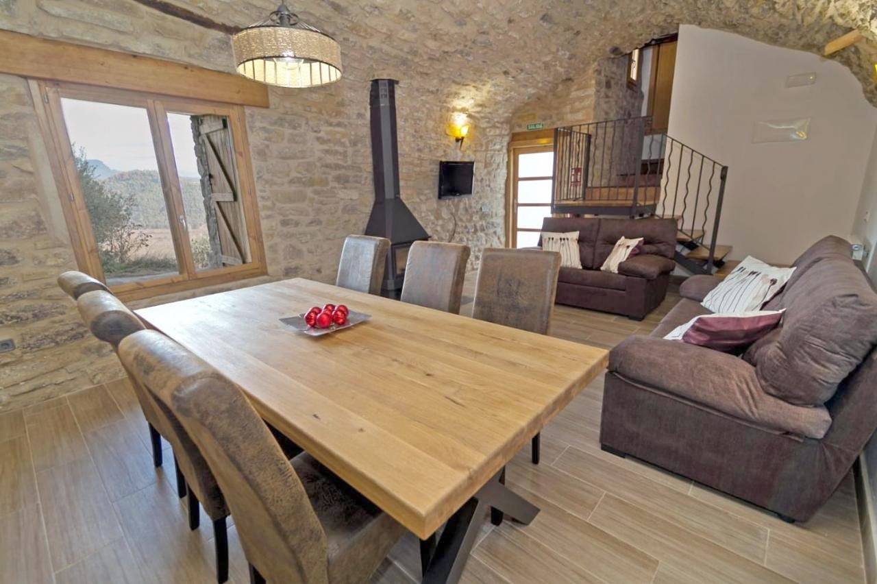 Four-Bedroom House in Graus, Pirineo Aragonés
