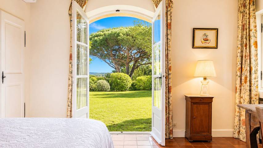 Ferienhaus für 10 Personen, mit Meerblick und Balkon sowie Terrasse und Garten in Saint-Tropez - 4