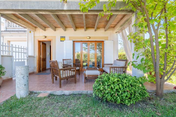 Ferienhaus für 4 Personen, mit Balkon und Whirlpool sowie Garten und Seeblick in Alcúdia