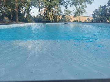 Gîte pour 12 personnes, avec balcon et jacuzzi ainsi que piscine et jardin dans Molandier