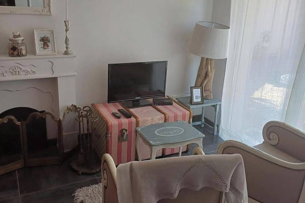 Gite \" Au fond du jardin\" in Saint-Saturnin-lès-Avignon, Vaucluse