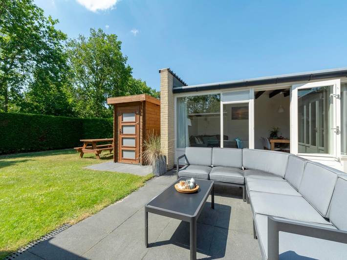 Bungalow voor 6 personen, met tuin en terras, met huisdier in Sint Maartensvlotbrug