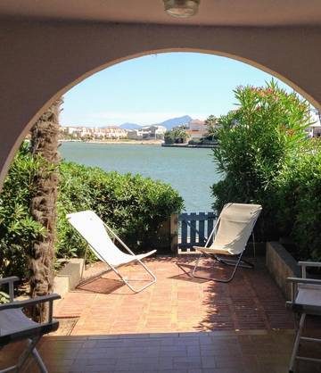 Gîte pour 6 personnes, avec jardin ainsi que vue sur le lac et vue, animaux acceptés dans Plage du pont tournant