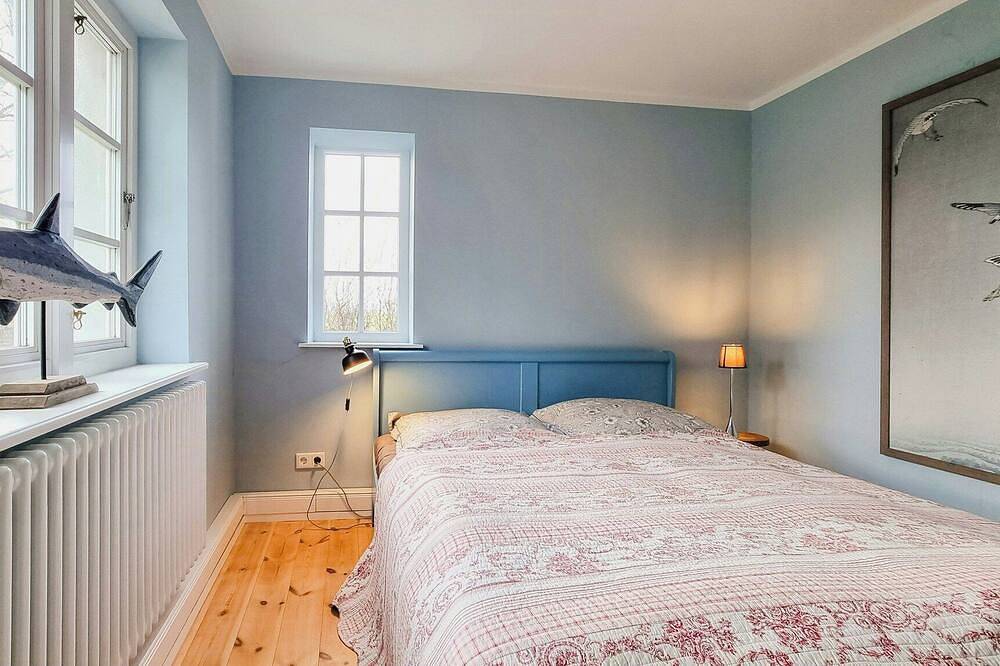 Maritimes Ferienhaus in Alleinlage auf dem Deich in Osterhever, Eiderstedt