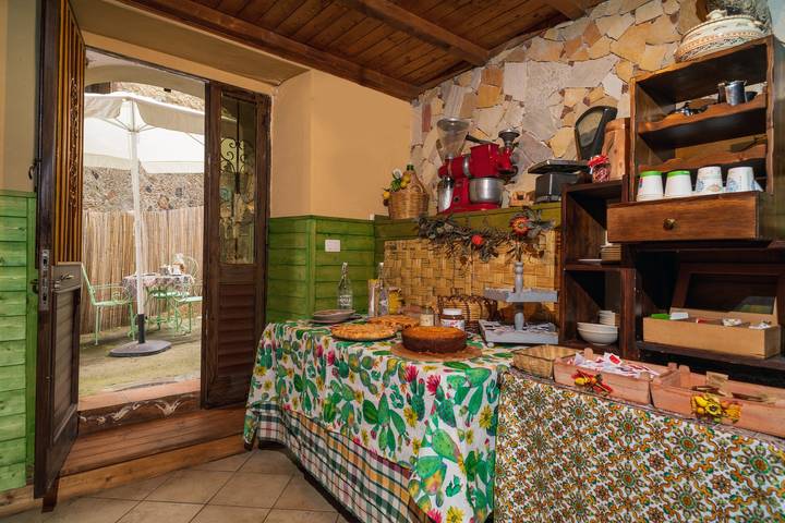 Maison de vacances 'Casetta Ebraica' avec vue sur les montagnes, balcon et Wi-Fi in Castiglione di Sicilia, Etna