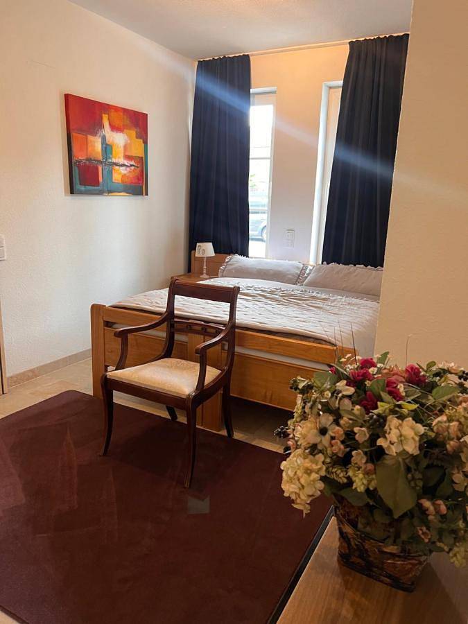 Ferienwohnung für 2 Personen, mit Terrasse und Garten