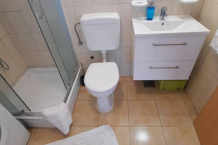 Ganze Wohnung, Ferienwohnung Marija 2 direkt am Strand mit Balkon mit Meerblick in Betina, Murter