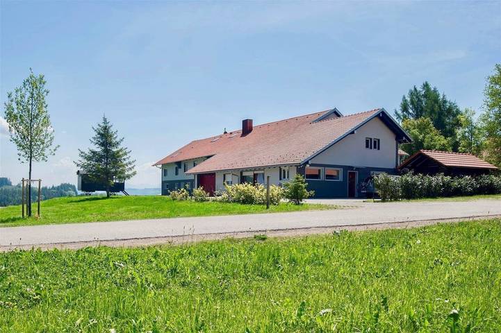 Ferienwohnung für 6 Personen, mit Whirlpool und Terrasse sowie Garten und Sauna