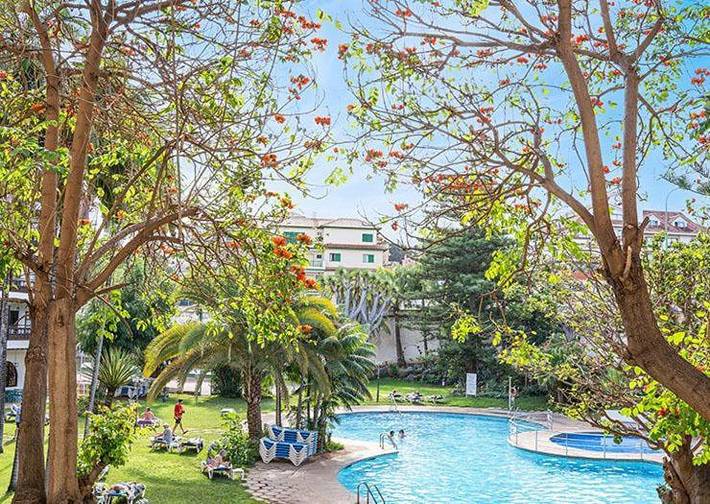 Appart’hôtel pour 2 personnes, avec Balcon et Terrasse ainsi que Jardin et Bassin pour enfant