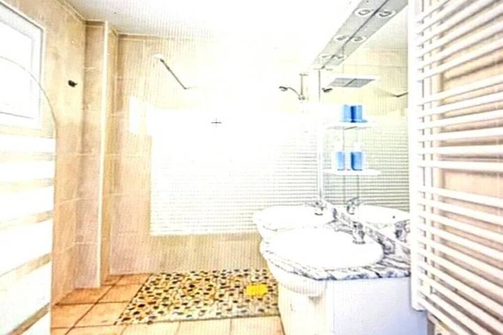 Location de vacances pour 8 personnes, avec jardin et jacuzzi à Llauro - 3