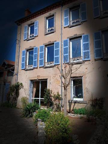 Chambre d’hôte pour 2 personnes, avec jardin et terrasse à Saint-Germain-Lembron