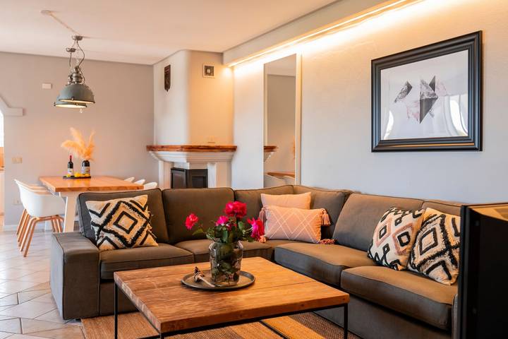 Location de vacances pour 8 personnes, avec jardin ainsi que vue et terrasse à Cala Liberotto - 2