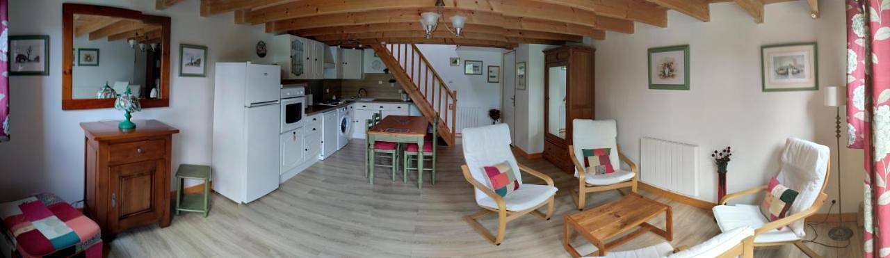 Location de vacances pour 4 personnes, avec Terrasse et Jardin ainsi que Piscine et Vue à Cherbonnières - 4