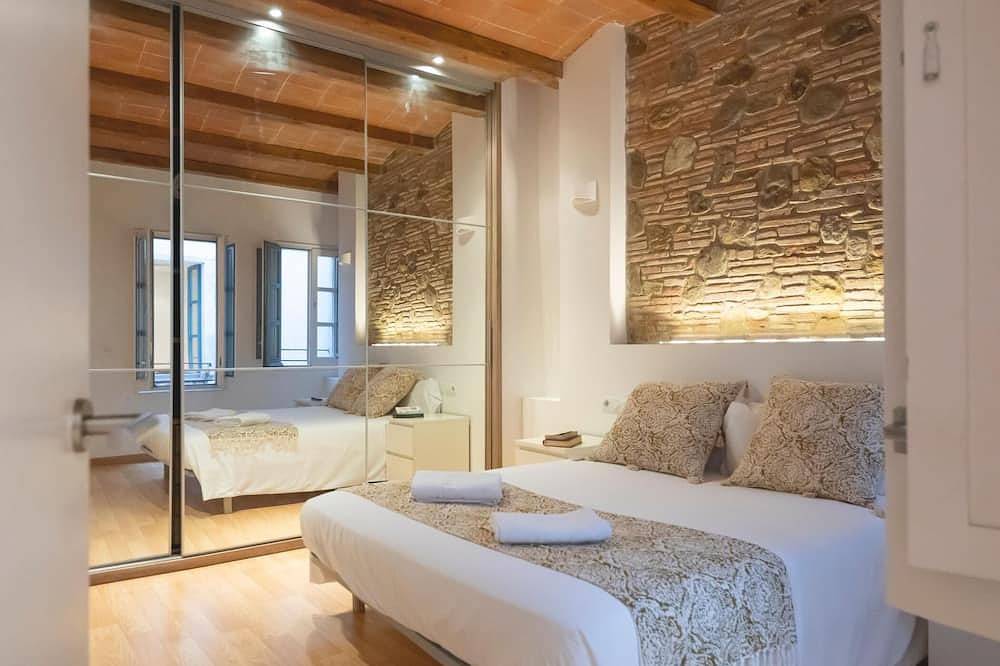 Hel lägenhet, Plaça Raims - Holiday Apartment Rental in Girona | Bravissimo in Girona, Gironès