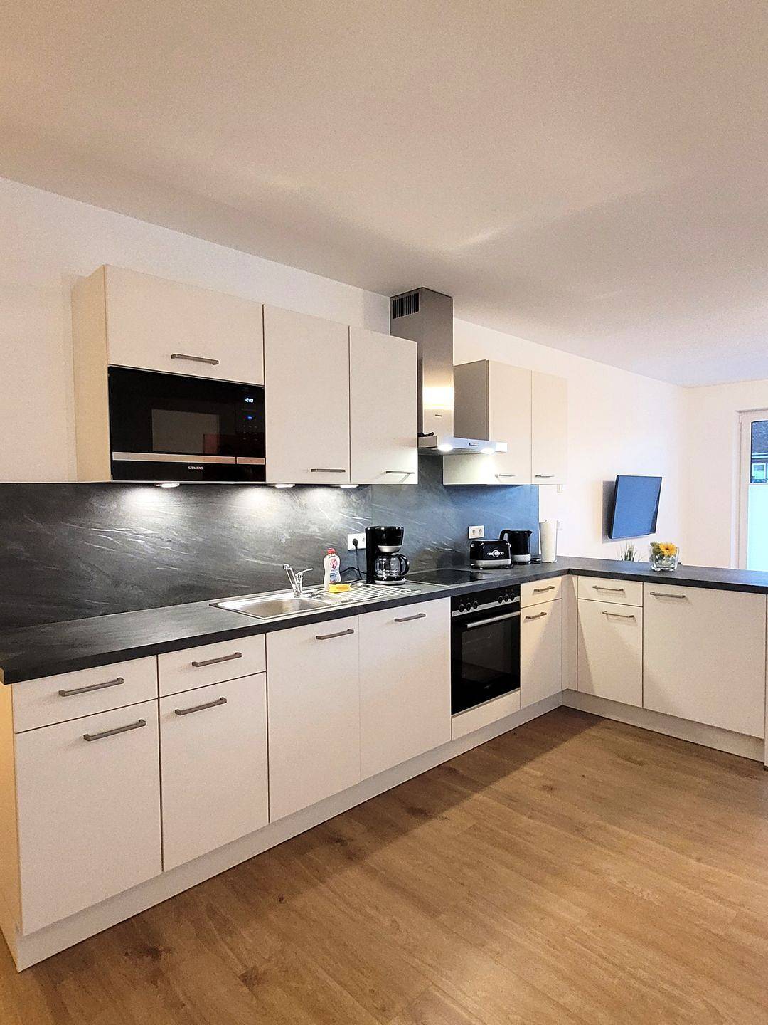 Geheel appartement, Vakantieappartement voor 6 personen met balkon in Winterberg, Hochsauerlandkreis