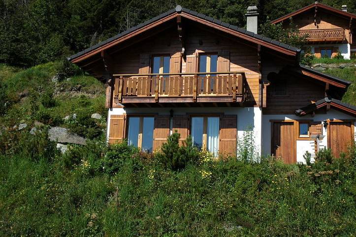 Gîte pour 10 personnes, avec Balcon et Balcon/Terrasse ainsi que Terrasse et Jardin à Hérémence