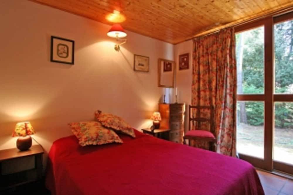 Villa \"Océane\" sur terrain 1000 m2 (maximun 8 personnes) in Le Verdon-sur-Mer, Parc naturel régional du Médoc