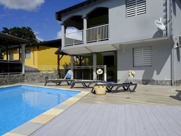 Gîte pour 2 personnes, avec piscine et terrasse à Lamentin (Guadeloupe)