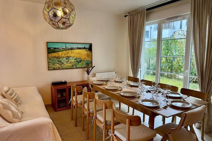 Villa for 10 people, with garden and balcony - 1