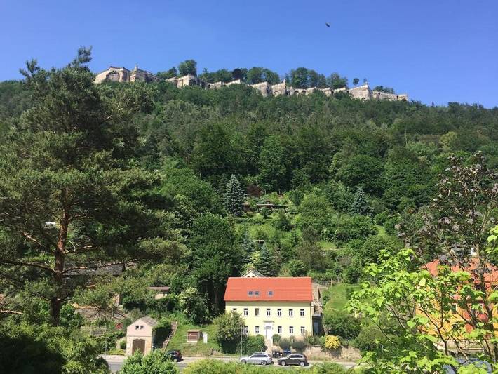 Ferienwohnung für 2 Personen, mit Terrasse und Garten sowie Ausblick in Festung Königstein