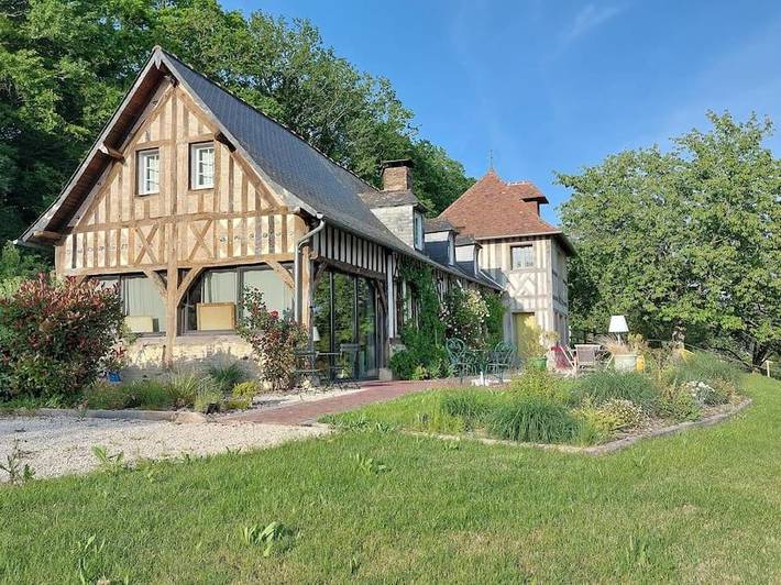 Location de vacances pour 8 personnes, avec vue et jardin à Hermival-les-Vaux