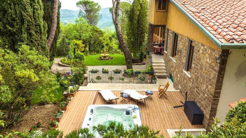 Chalet para 12 personas, con Balcón y Jacuzzi además de Terraza y Jardín en Fiesole
