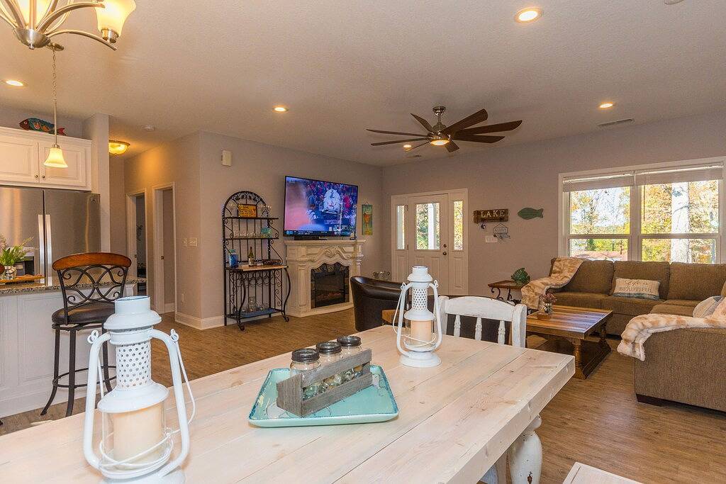 Paradies am Martinsee! Neues schönes Haus für Auburn Football Wochenenden! in Lake Martin