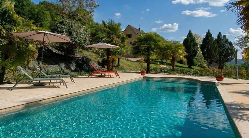 Chambre d’hôte pour 2 personnes, avec vue et piscine ainsi que terrasse et jardin à Carlux