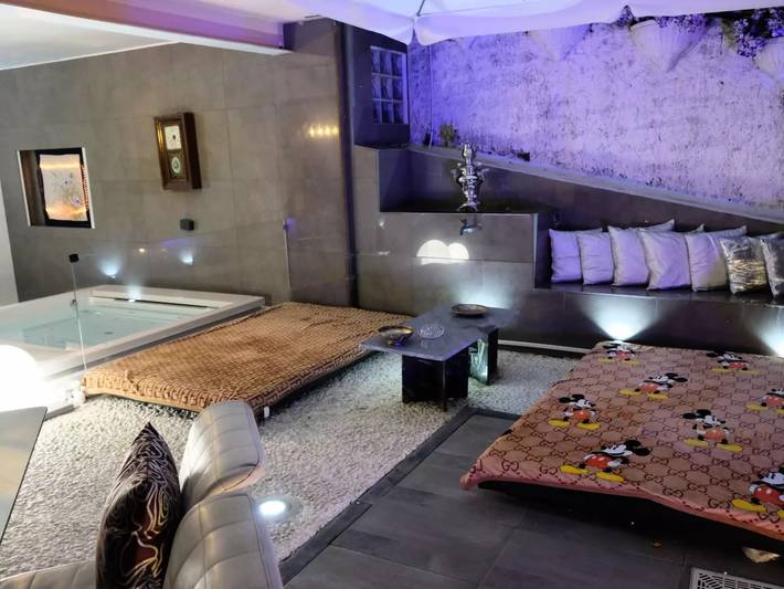 Ferienhaus für 7 Personen, mit Balkon und Terrasse sowie Garten und Pool