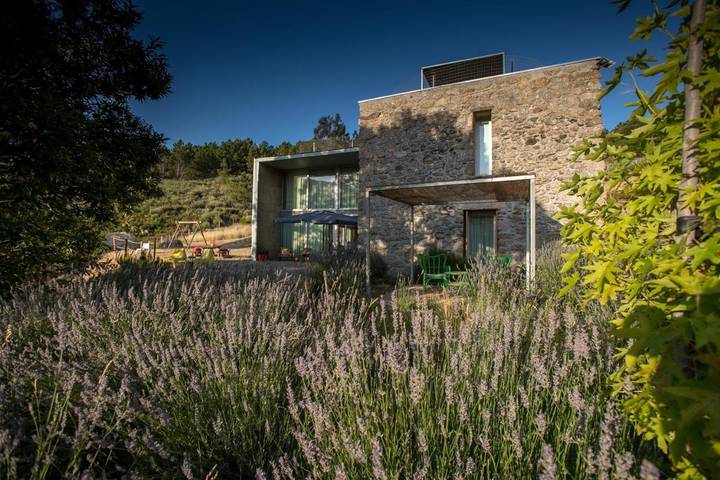 Casa rural para 3 pessoas, com Terraço e Jardim e ainda Piscina and Vista na Serra da Estrela