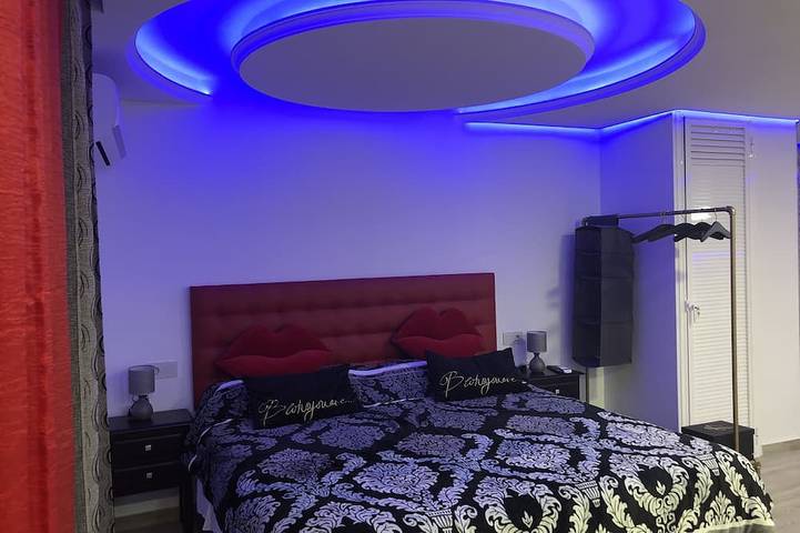 Entire apartment, Romantic loft with Jacuzzi in Algeciras, Costa de la Luz