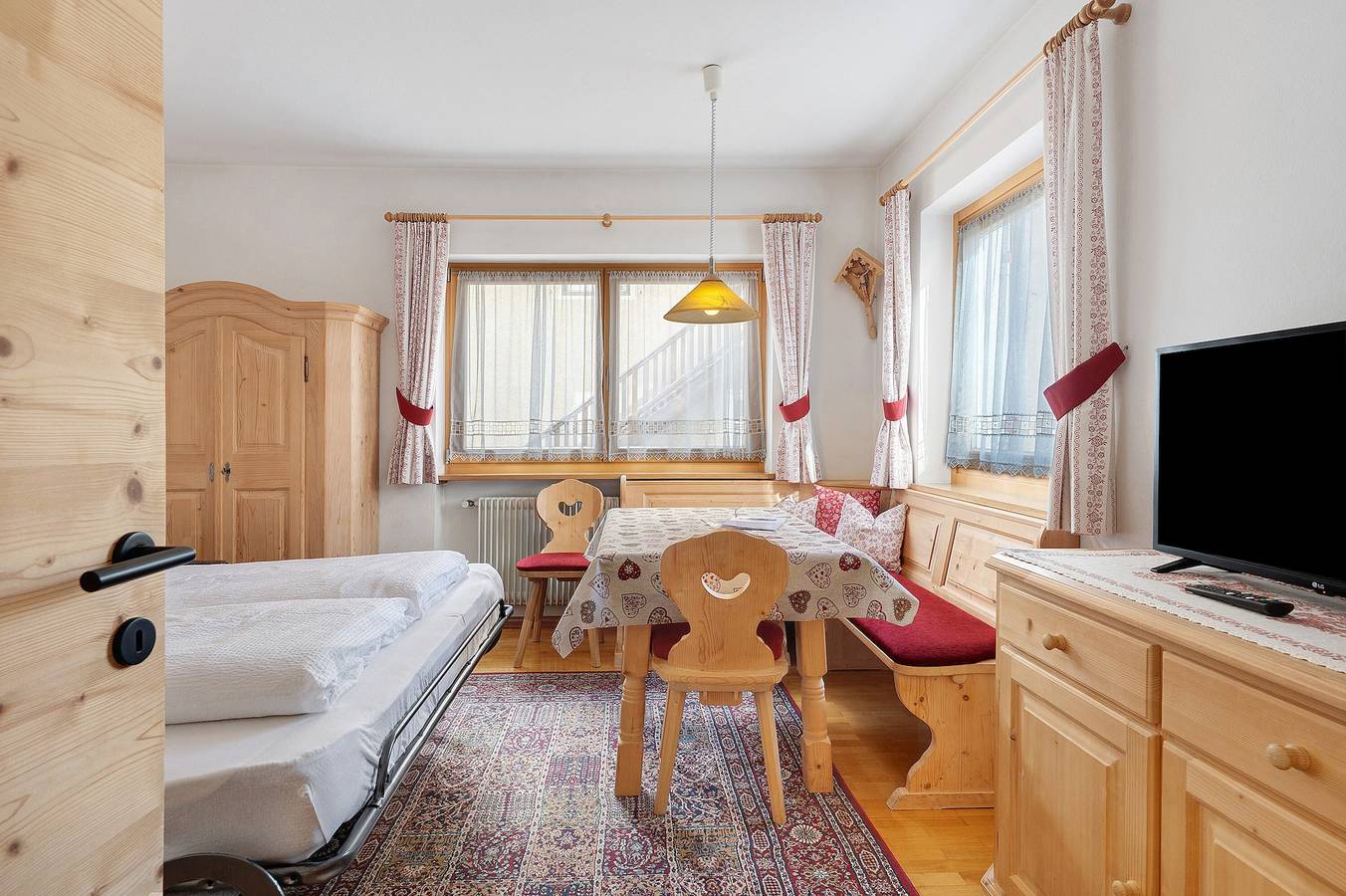 Apartamento entero, Apartamento 'Bula' con vistas a la montaña y Wi-Fi in Ortisei, Dolomiti Superski