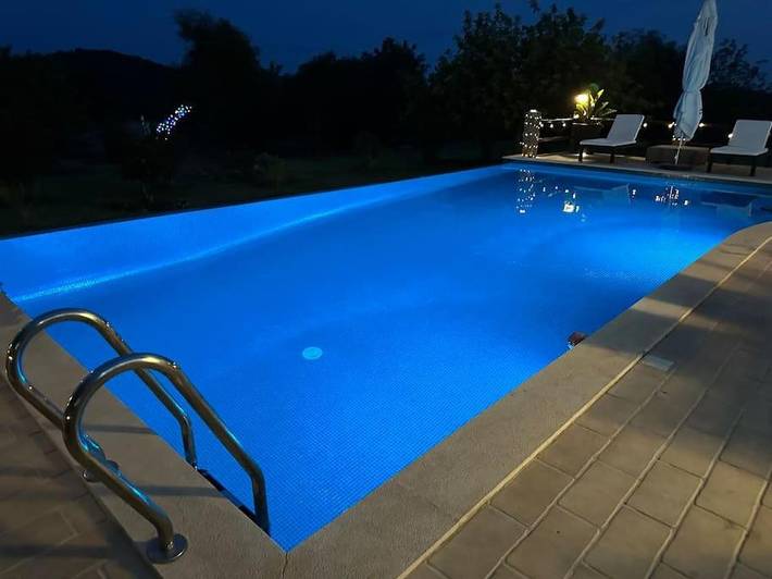 Location de vacances pour 9 personnes, avec jardin ainsi que jacuzzi et piscine à Loulé - 4