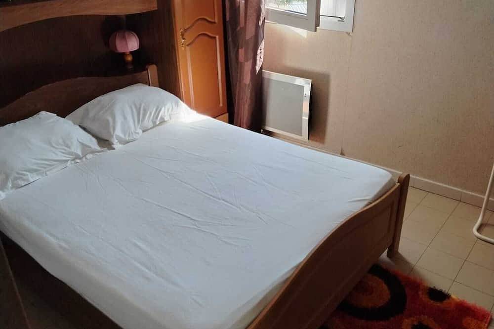 Appartement entier, . Spacieux appartement 3 chambres – Calme, plage proche in Ajaccio, Golfe D'Ajaccio
