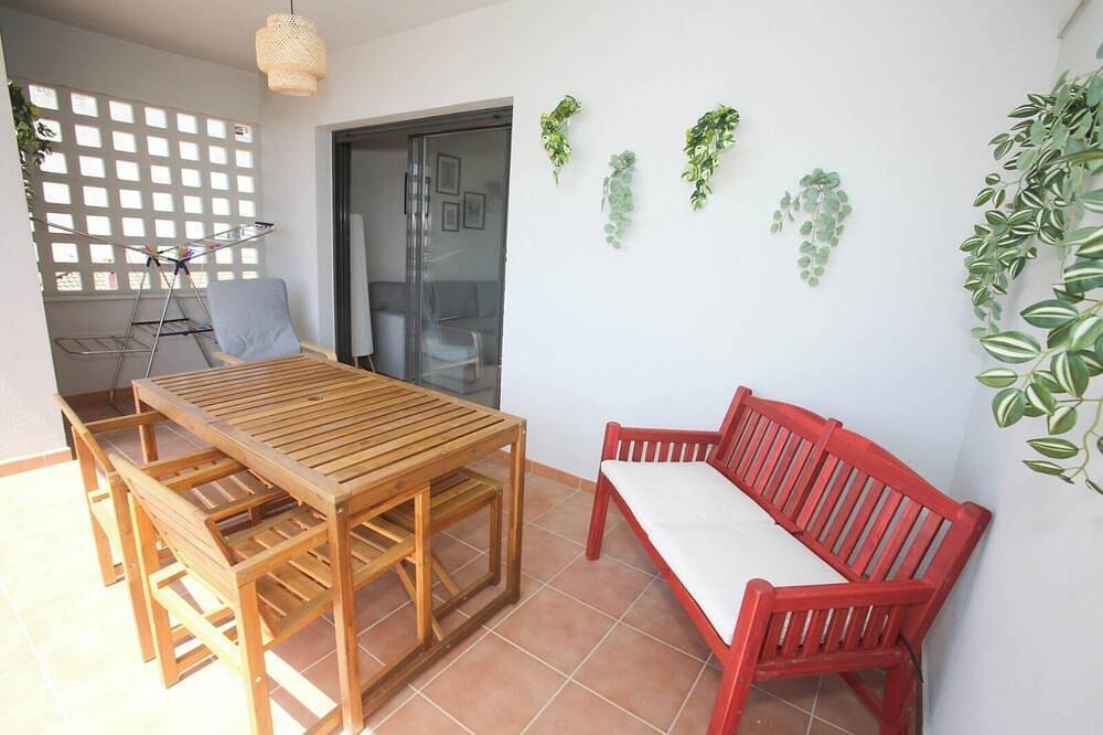 Apartamento entero, Disfruta del sol y el mar en este acogedor y moderno piso en Xilxes, in Playa de Chilches, Chilches