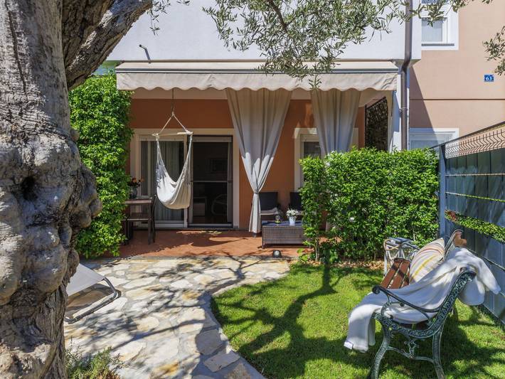 Ferienwohnung für 4 Personen, mit Terrasse und Garten in Umag