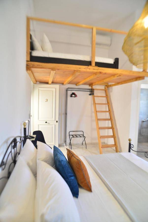 Maison d’hôte pour 4 personnes, avec terrasse dans Syros - 3