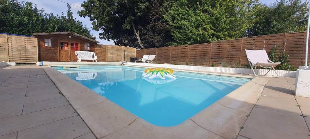 Gîte pour 2 personnes, avec jardin ainsi que piscine et terrasse, animaux acceptés à La Ferté-Gaucher - 4