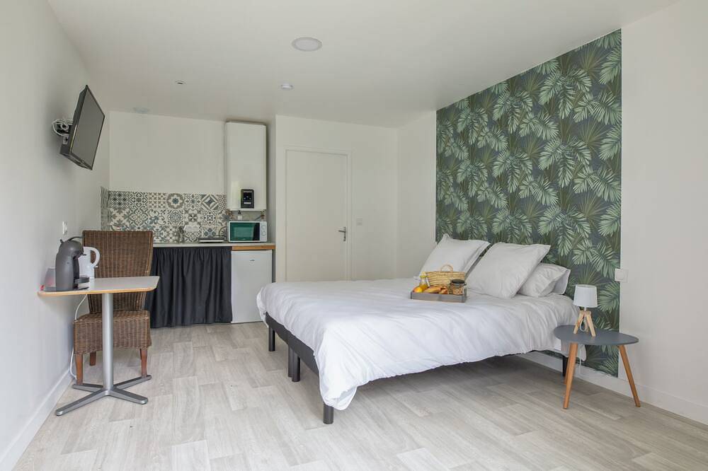 Apartamento entero, Lodge-Baño privado con ducha-Vista al Jardín in Bouchemaine, Valle del Loira